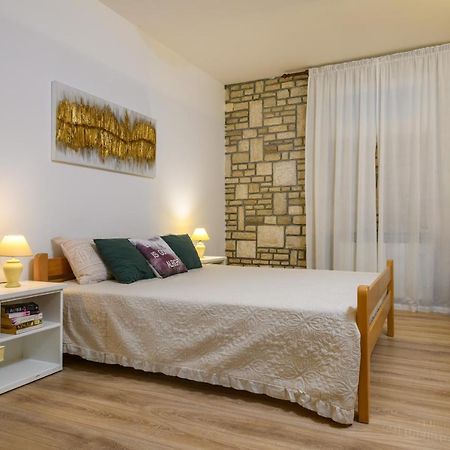 Apartman Aleksandra Pula Luaran gambar