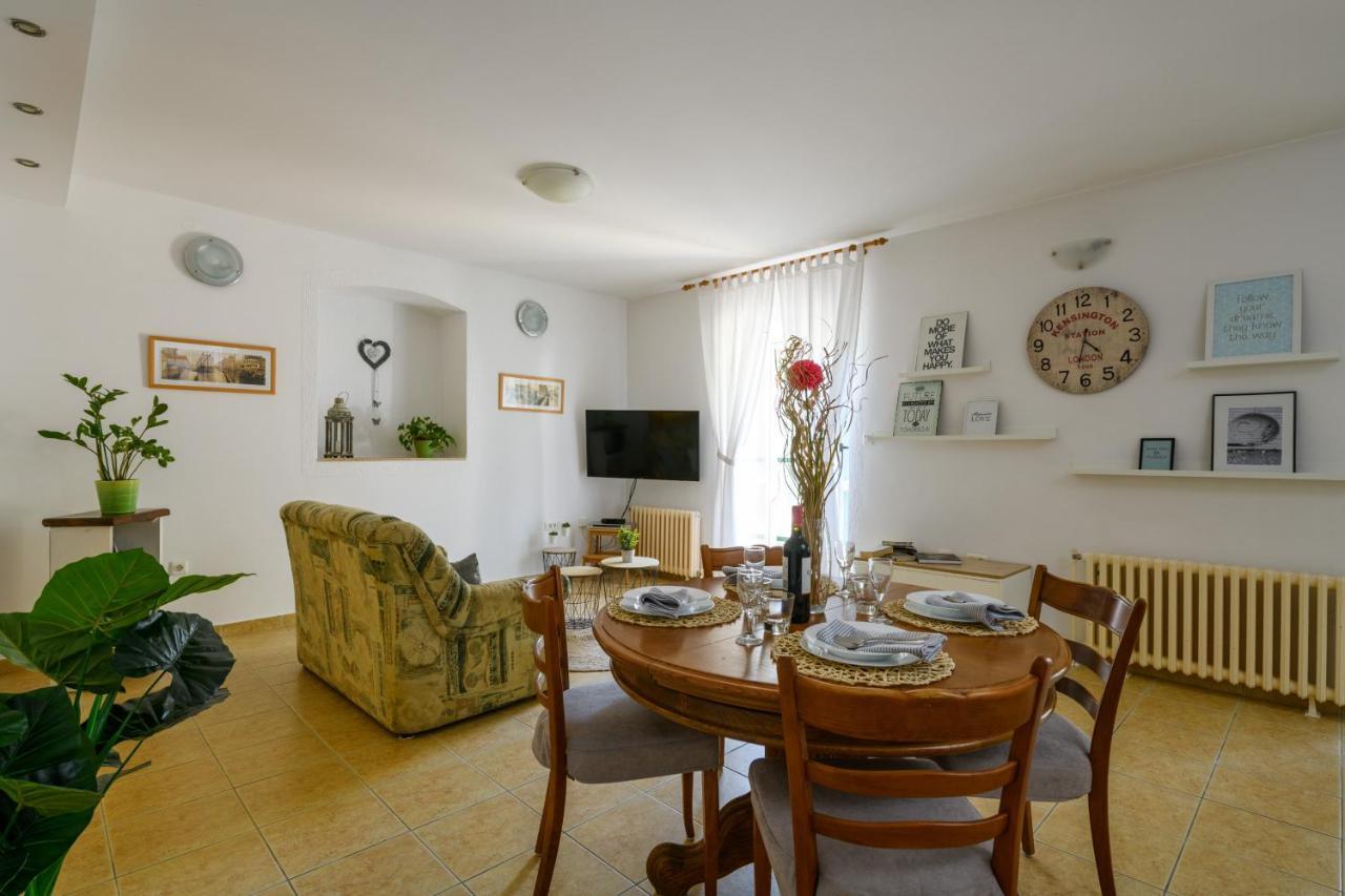 Apartman Aleksandra Pula Luaran gambar