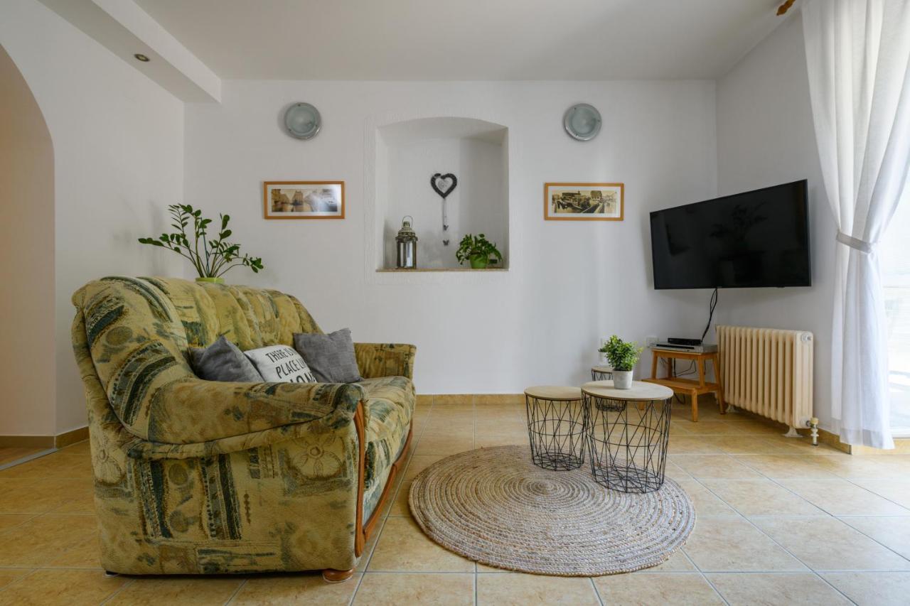 Apartman Aleksandra Pula Luaran gambar
